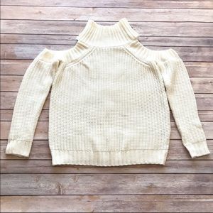 🛍Miracle Ivory Turtleneck Sweater